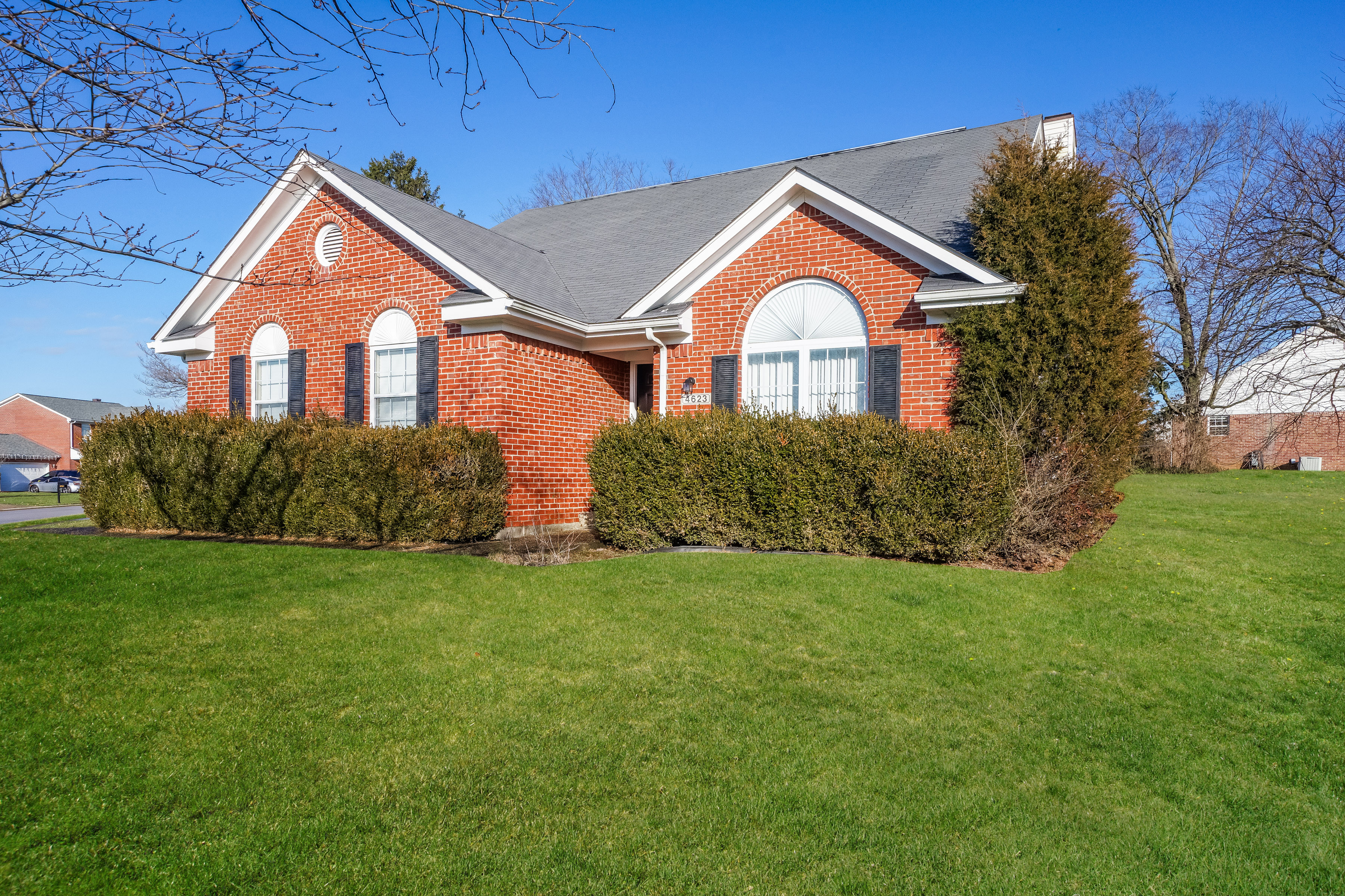 4623 Wooded Oak Circle Louisville, KY 40245